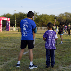 Participantes de MC unidos en la carrera Inclúyeme Contigo